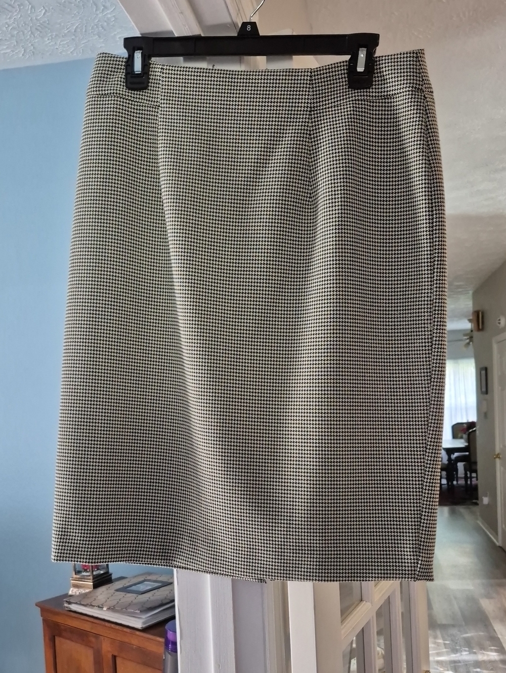 Black and White Houndstooth Pencil Skirt - Classic Workwear
